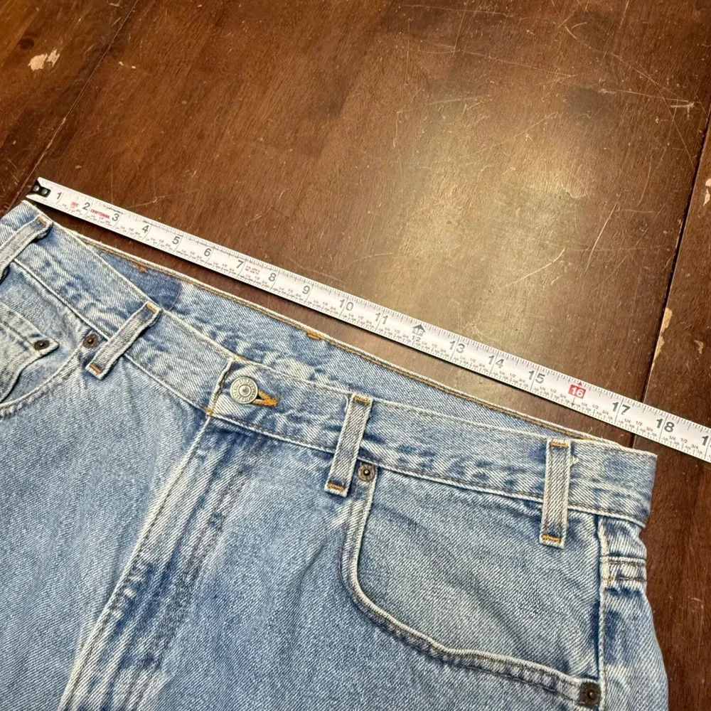 Vintage Levi's 569 Loose Straight Fit Jeans Mens 36x32 Light Wash Made in USA